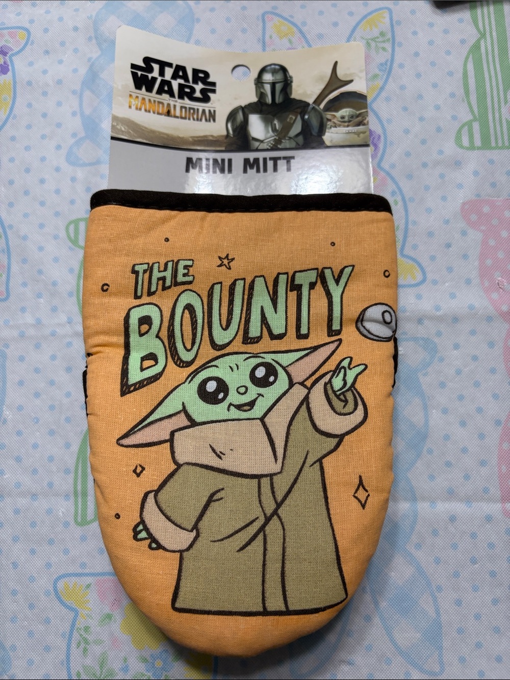 3/$20 bundle Star Wars Grogu Mini Oven Mitt - Orange & Green